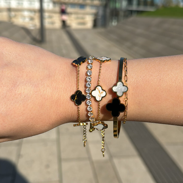 Black and White Clover Bangle | 18K gold plated