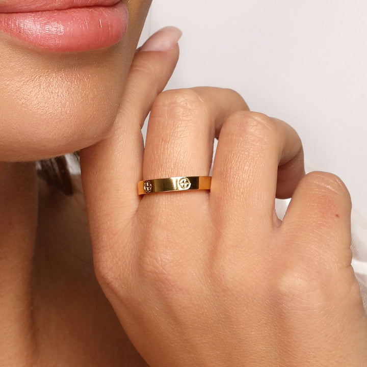 Crossed Arianna Ring | 18K gold plated